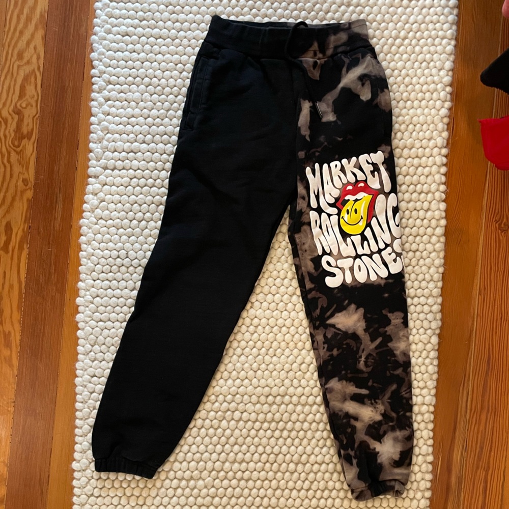 Smiley Market Rolling Stones sweatpants EUC 😊😊😊